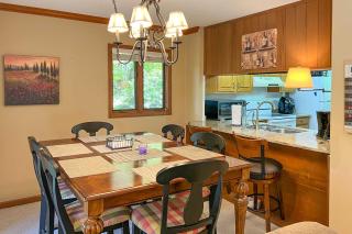 Less Than half Mi to Sugar Mountain Resort Cozy Condo! - Sugar Mountain - 5