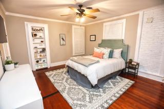 Historic Home Family Friendly Close to Seawall - 3