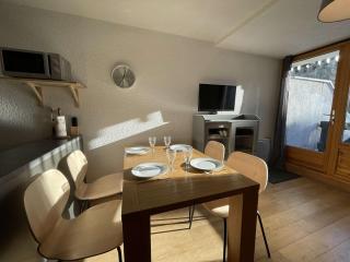Charmant studio rénové à Chantemerle avec jardin, parking et WIFI, idéal pour 4 personnes - FR-1-330E-111 - Champcella - 8