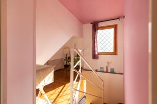 COLORED HOUSE UNTIL 7 PEOPLE ABOVE SqPLEBISCITO - 1