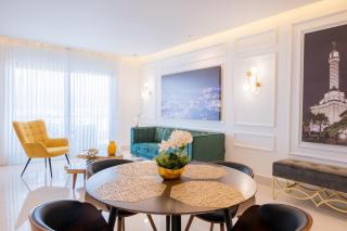 Top Floor in Luxury Tower - 2