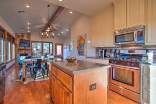 Updated Cabin with 360-Degree Mtn View 1 Mi to Lake - 1