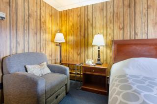 Knob Hill Motor Lodge - Hillsville - 6