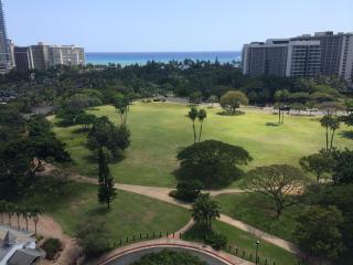 Luana Waikiki Hotel & Suites - 9
