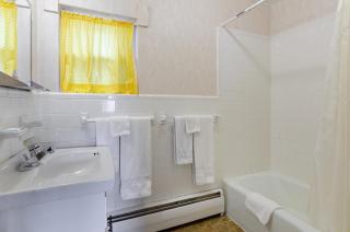 Knob Hill Motor Lodge - Hillsville - 3