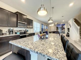 Game Room Fun! 5-br Retreat W Pvt Pool Near Disney - Davenport - 4