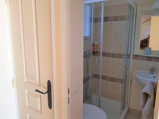 Maison Duplex 8 Pers avec Terrasse, 3 Ch, Parking Gratuit, Animaux Admis, Accès Piscine - FR-1-382-128 - Grospierres - 3