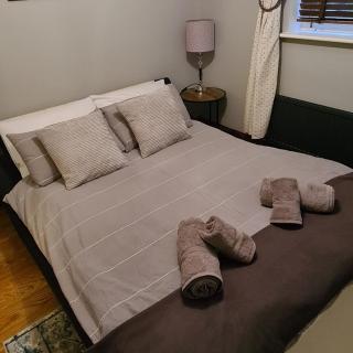 Spacious, 5 bed house for 9 in Chester - 1