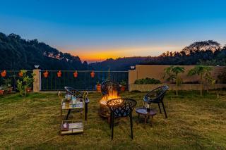 StayVista at Creek Edge Home - Pet Friendly Villa with Mountain Views, Lawn, Near Water Stream - Dharmsāla - 1