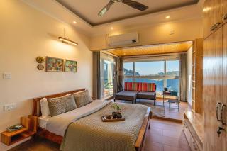 StayVista at Creek Edge Home - Pet Friendly Villa with Mountain Views, Lawn, Near Water Stream - Dharmsāla - 6