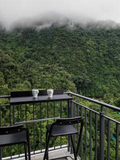 Cozy Suite with 270 Degree Mountain and Theme Park Views - Ipoh - 2
