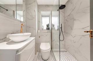 Best Location In London - Kings Road 3-Bed Home with Terrace, AC & Netflix - 7