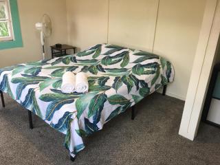 Pahoa Village Hostel - 9