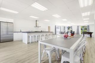 Deluxe 280sqm 3 bedroom with Pool Table - 200m to beach - 0