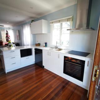 OXLEY Mineral Pool & Private Home suburbanSTAY - Brisbane - 3