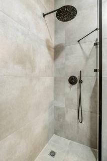 סוויטת מול הבניאס - 1