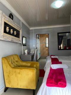 Nsuku Bed and Breakfast - 7