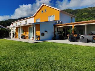 Casa d'Avó Guesthouse and Apartment - Urzelina - 0