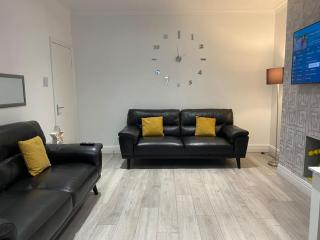 Coastal Retreat-NEW DAY PROPERTIES-next to beach - South Shields - 5