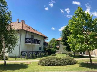 Beatrix apartman - Balatonőszöd - 0