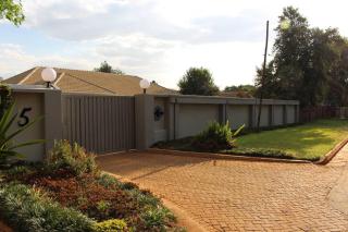 A pristine BB located in Belvedere Harare - 2006 - Harare - 2