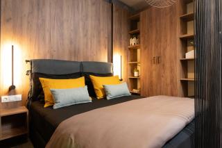 F & B Collection - MiniLux Studio for 3 - 8