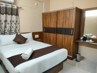 Golden Chariot 1BHK Flat Manyata Tech Park - Bangalore - 3