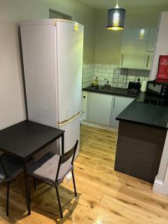 Lovely 1 bedroom apartment with on street parking - Londres - 4