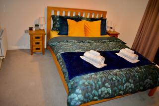 Classy Campbell Park Apartment, Balcony & Free Parking - Milton Keynes - 4
