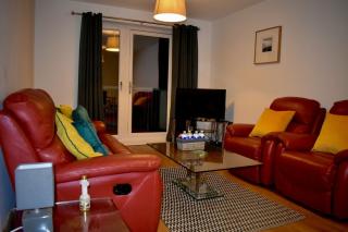 Classy Campbell Park Apartment, Balcony & Free Parking - Milton Keynes - 3