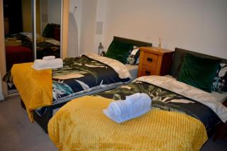 Classy Campbell Park Apartment, Balcony & Free Parking - Milton Keynes - 1