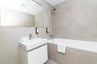 City Castle Apartments Free Parking - Bratislava - 9