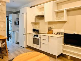 The Regency Cozy Apartment- 629 - 8