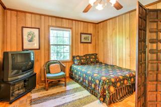 Mountain Rest Cottage with Gas Fireplace! - Walhalla - 4