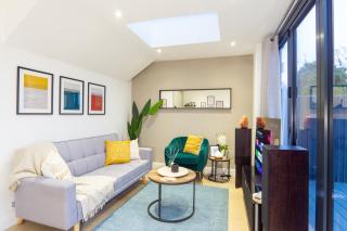 A beautiful one bedroom flat with garden & parking - 9