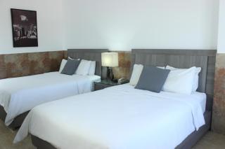Beverly Hills: Hotel and Business - 1