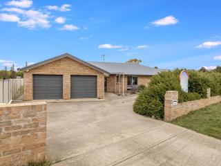 3A Kunama - 4BR House l Central Location l Aircon l WiFi - Berridale - 9