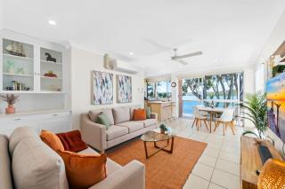 Waterfront Apartment - Soldiers Point - 8