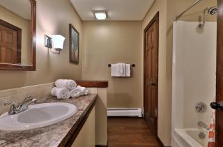Sunrise Timberline- 3BR, 2BA Ski In Ski Out Condo condo - Killington - 3