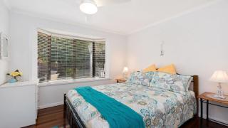5 Margaret St Kings Beach QLD - 1