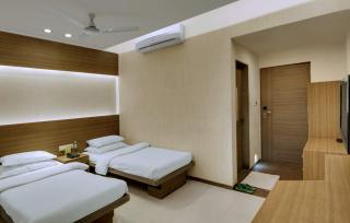 Pearl Hotel & Banquets Ahmedabad - Ahmedabad - 1