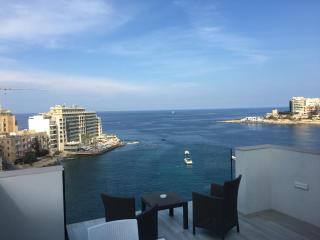 Seafront Penthouse Triplex- Roof Terrace & Hot Tub - 2