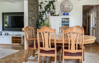 Amazing Home In Havstenshult With Sauna - - 7