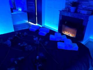 La suite romantique Jacuzzi,parking gratuit,centre - 1