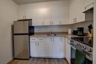 Laval stays 31 days minimum - 1