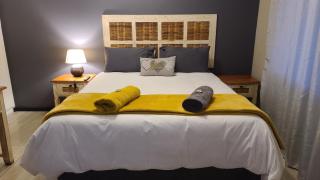 Cozy Modern Private Apartment - 4