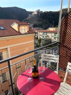 Bike & Sea under castle dreams at Finalborgo - Finale Ligure - 0