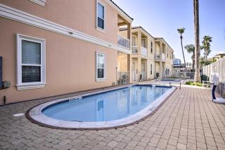 Texas Condo with Outdoor Pools - Walk to Beach! - 9