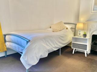 EasyRest House 2 Grantham - 6 Beds & Free Parking - Easy Location - Access to A1, Town Centre & Shops - Grantham - 5
