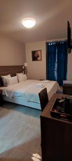 SQUARE HOTEL - Nimes - 5